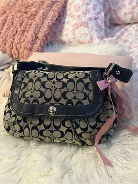 Y2K Coach Soho Pleated shoulder bag in grey and black signature canvas